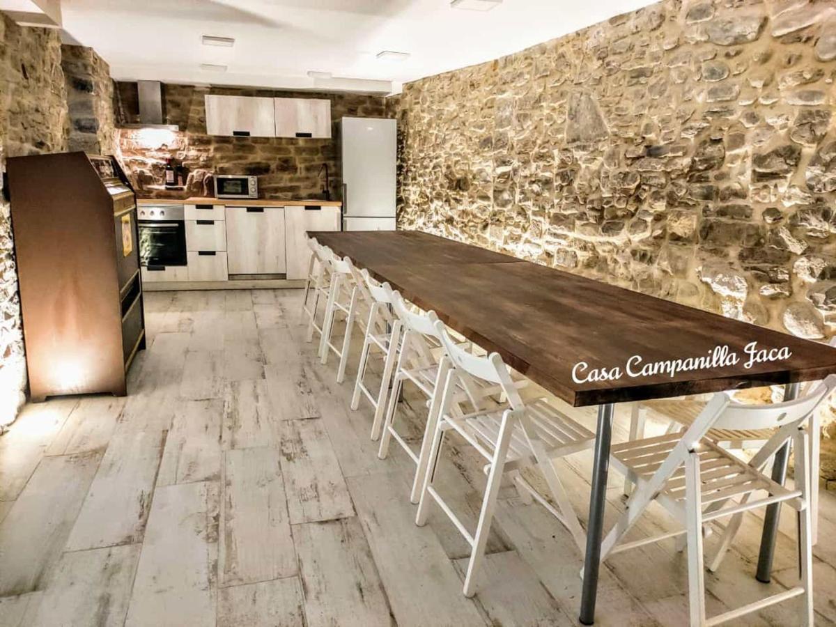 Casa Campanilla Jaca Ξενοδοχείο Εξωτερικό φωτογραφία
