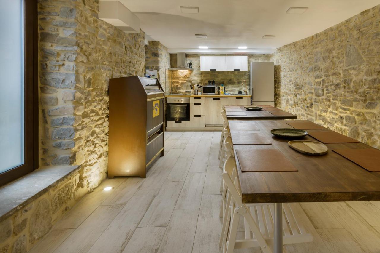 Casa Campanilla Jaca Ξενοδοχείο Εξωτερικό φωτογραφία