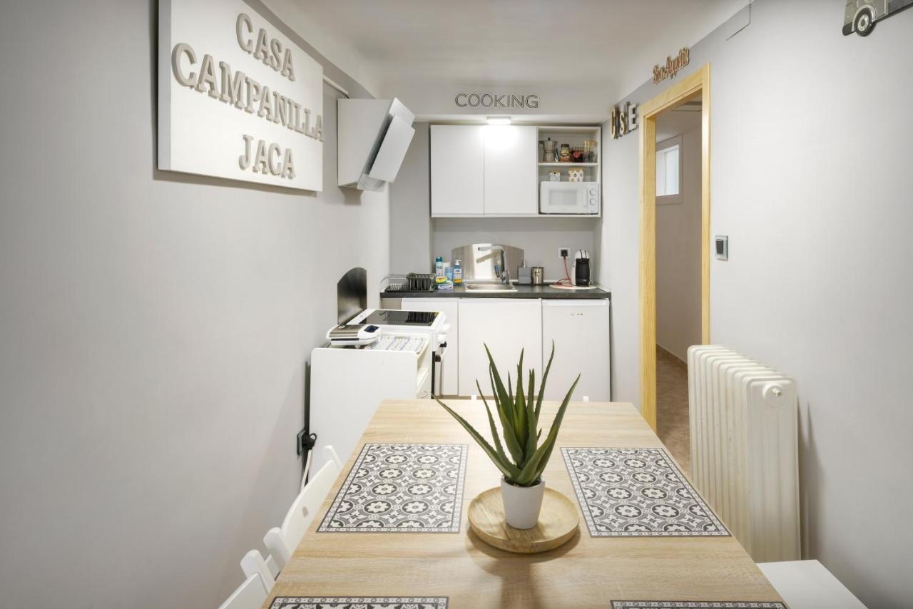 Casa Campanilla Jaca Ξενοδοχείο Εξωτερικό φωτογραφία